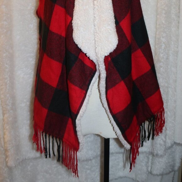 The Royal Standard shawl/wrap size S/M - Picture 7 of 8